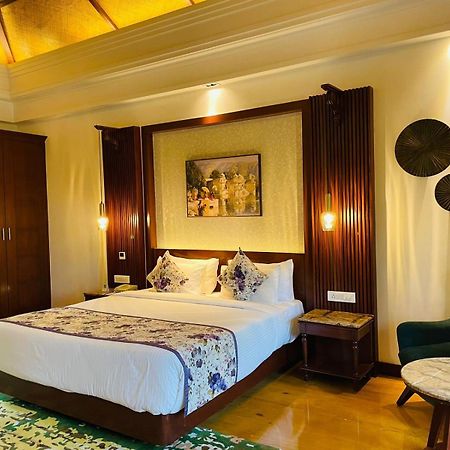 Hotel The Ananta Udaipur Exterior foto