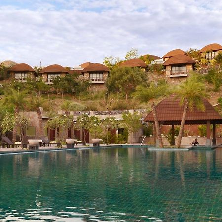 Hotel The Ananta Udaipur Exterior foto