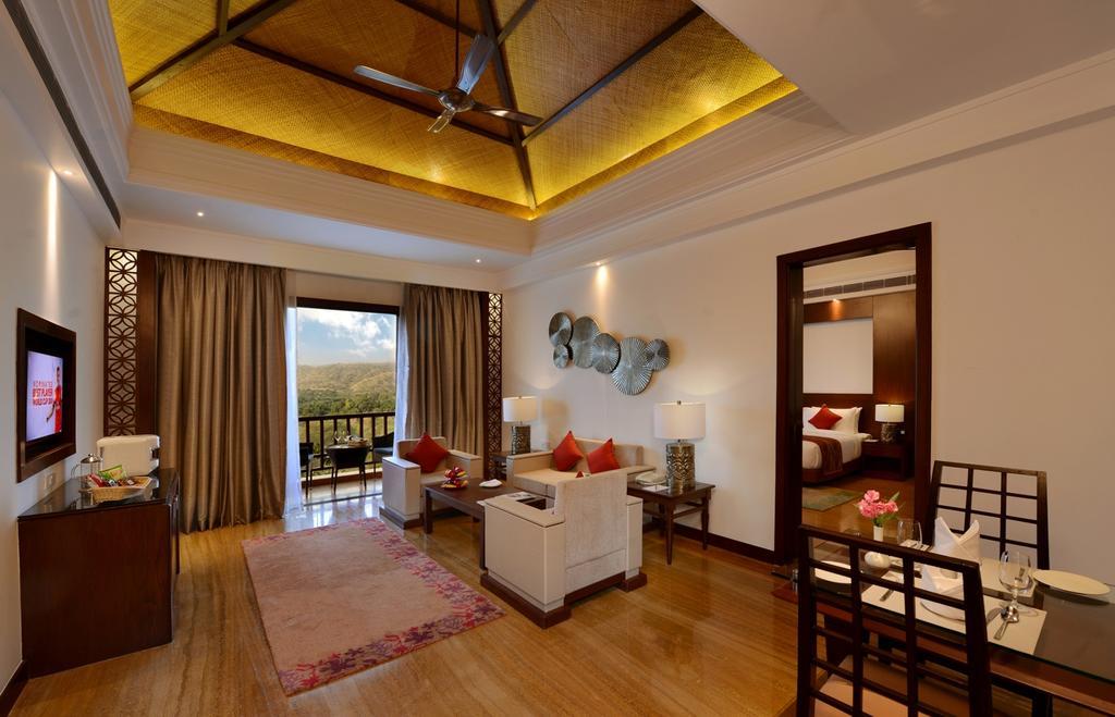 Hotel The Ananta Udaipur Exterior foto